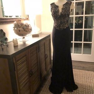 Beautiful Floor Length Prom / Homecoming dress